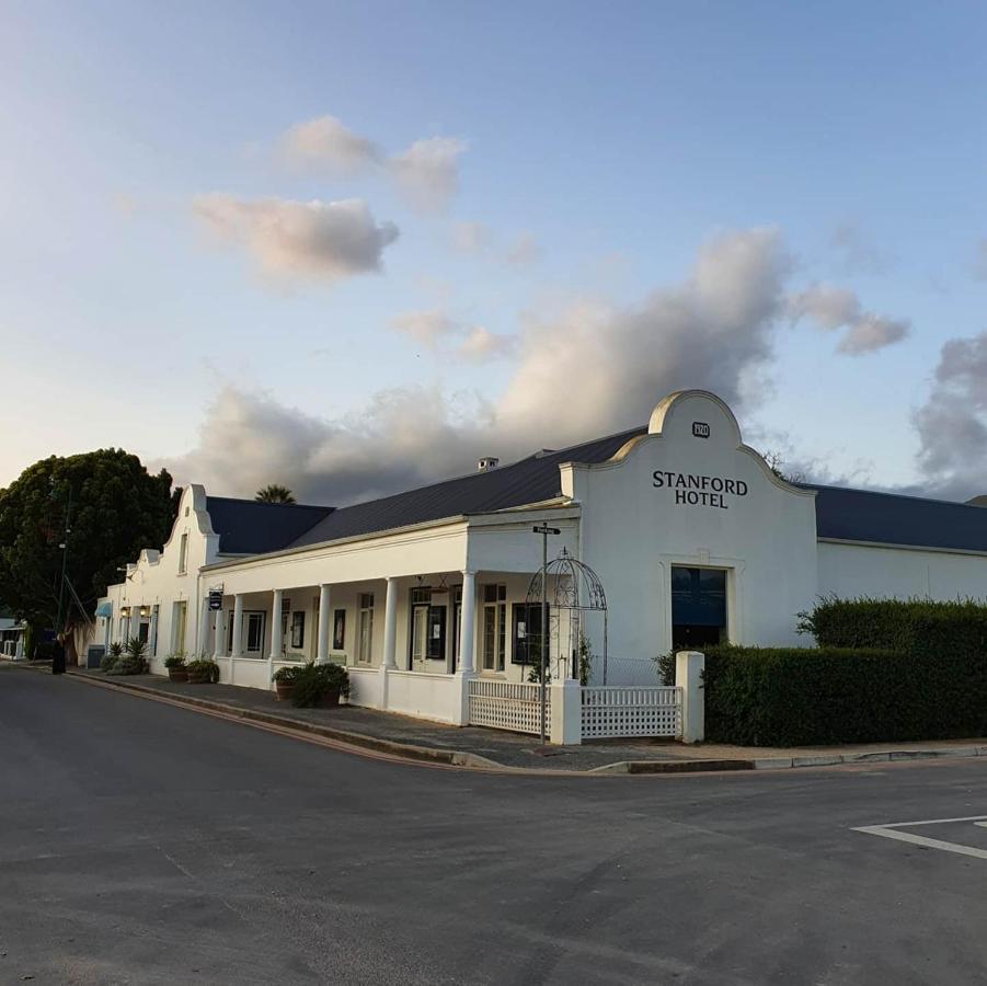 The Stanford Hotel エクステリア 写真